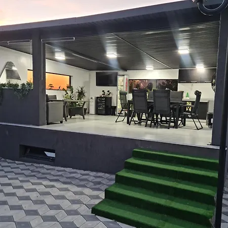 Grey House * 부쿠레슈티