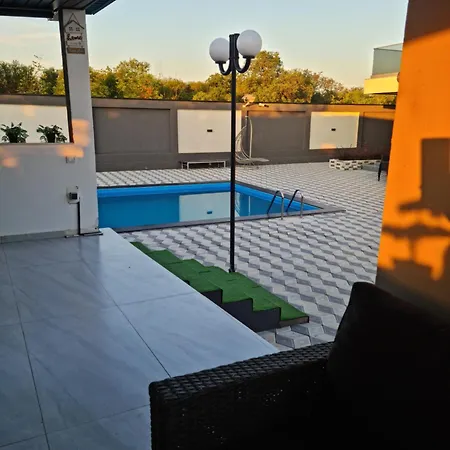 Villa Grey House Bucharest