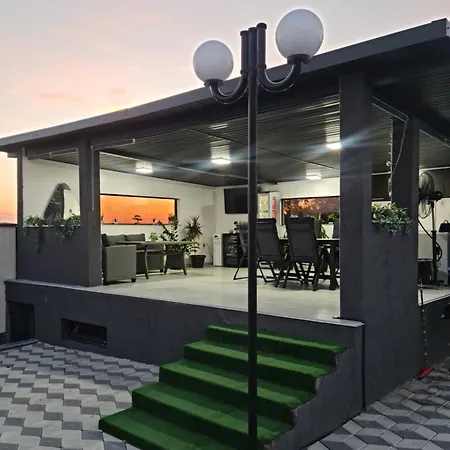 Grey House Bukarest