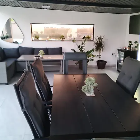 Villa Grey House Bucharest