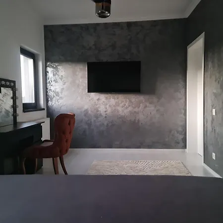 Grey House * 부쿠레슈티