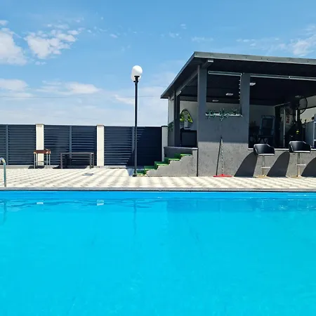 Grey House Villa Bukarest
