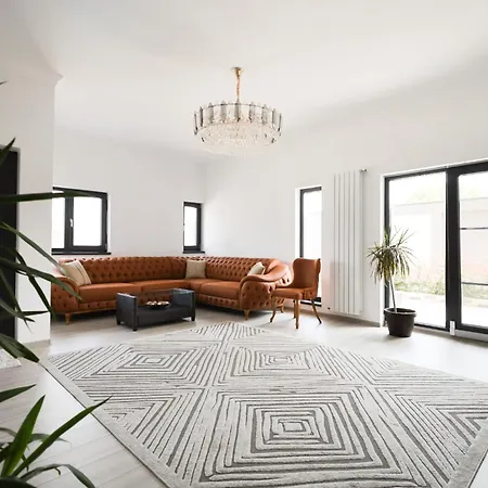 Grey House Villa *