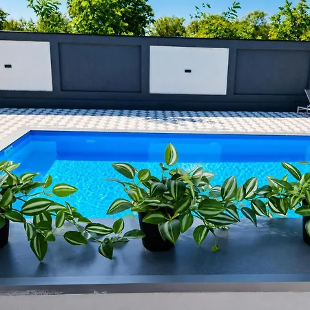 Grey House Villa *