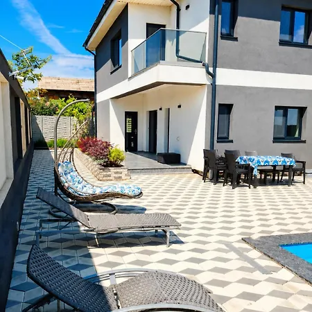 Grey House * Bukarest