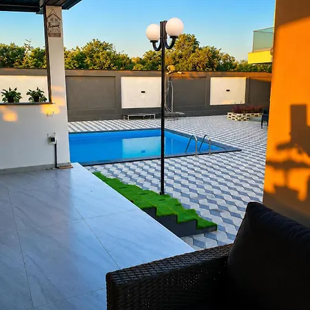 Grey House * Bukarest