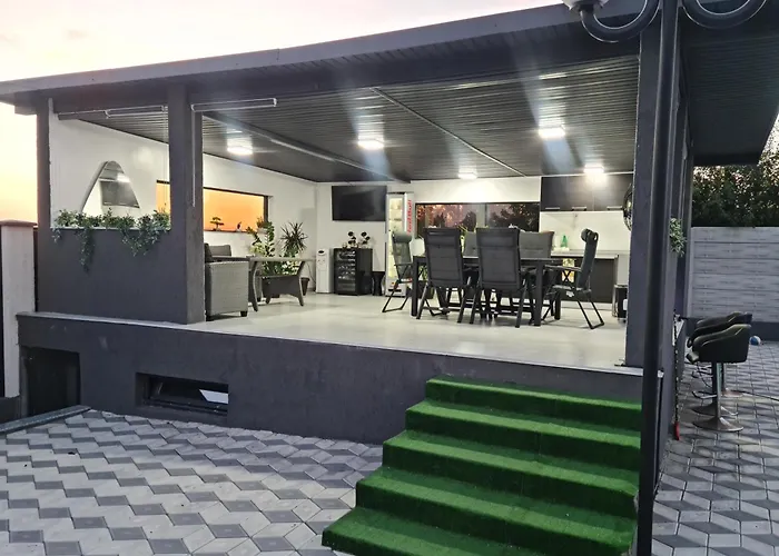 Grey House Villa *