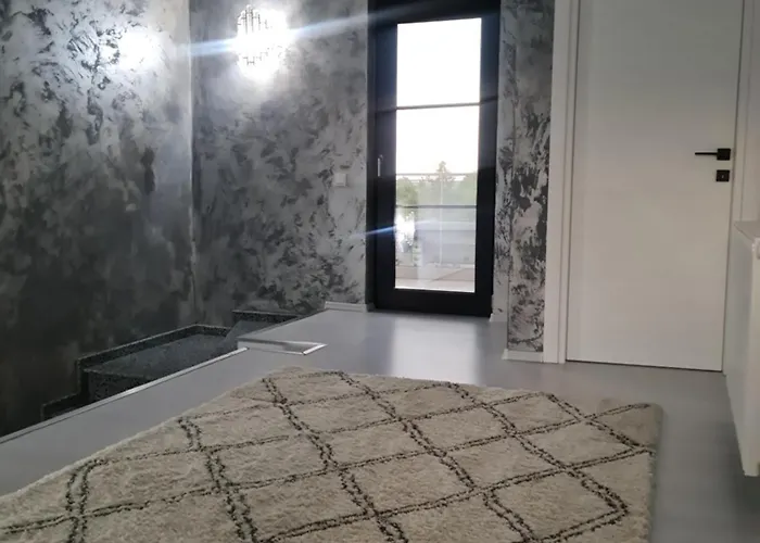 Grey House * Bükreş