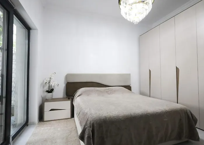 Grey House * Bükreş