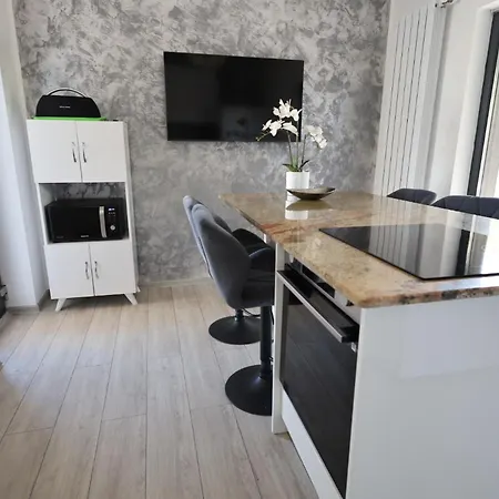 Grey House Bukarest