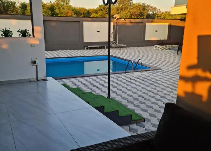 Villa Grey House Bucharest