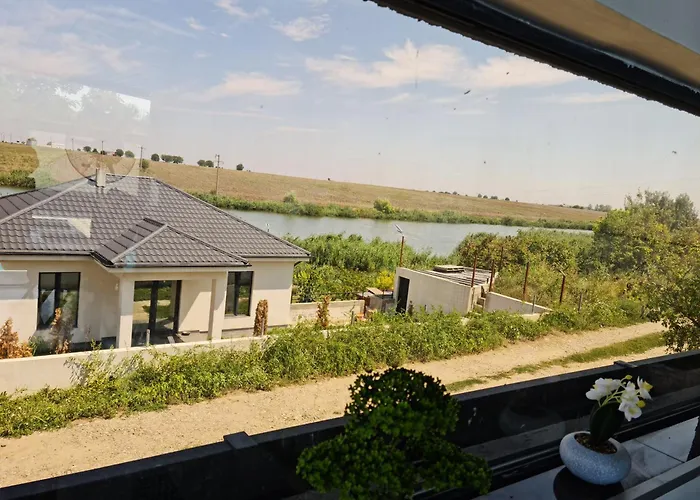 Grey House Villa *